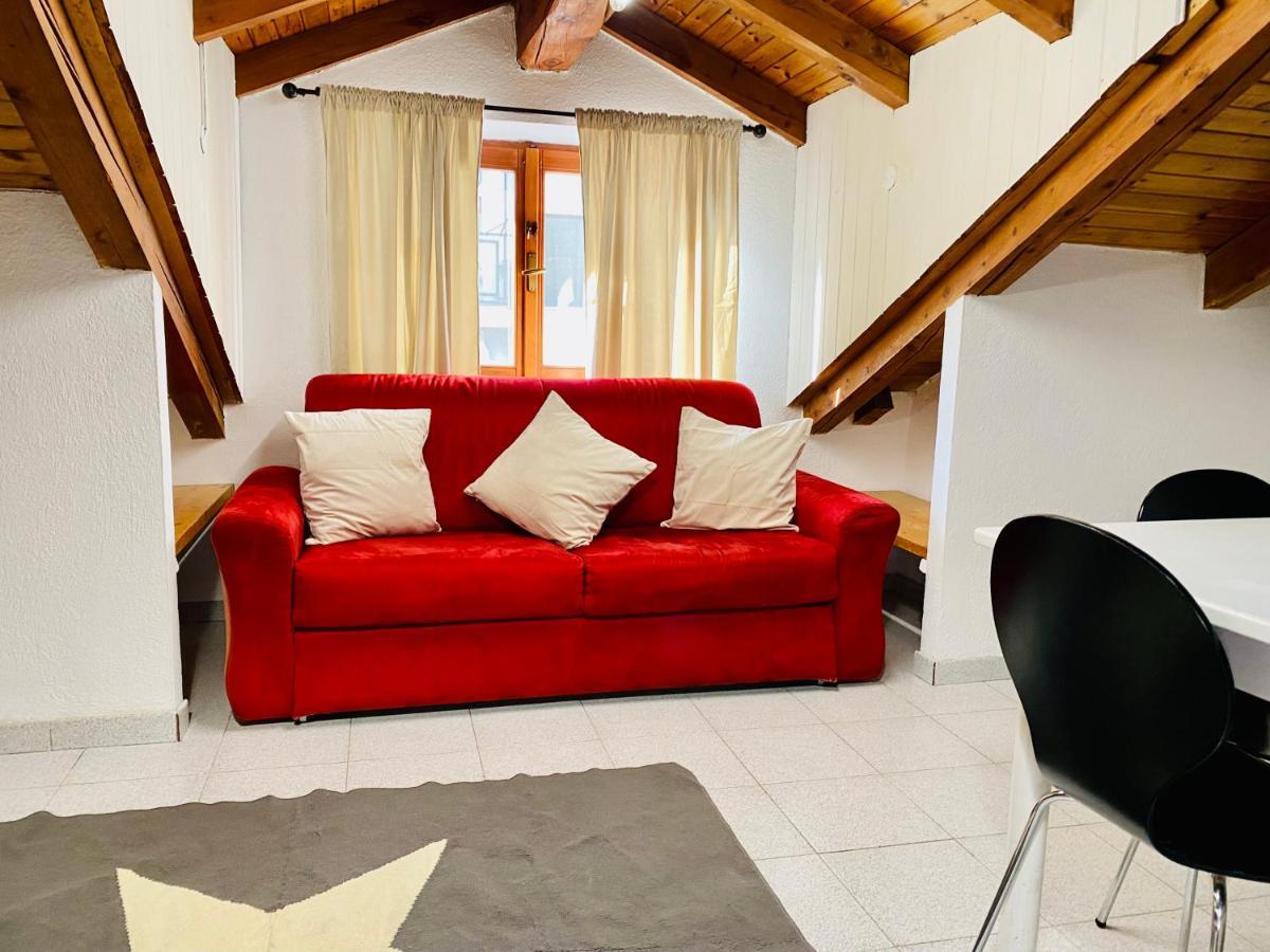 Appartement Casa Dei Leoni à Aoste Extérieur photo